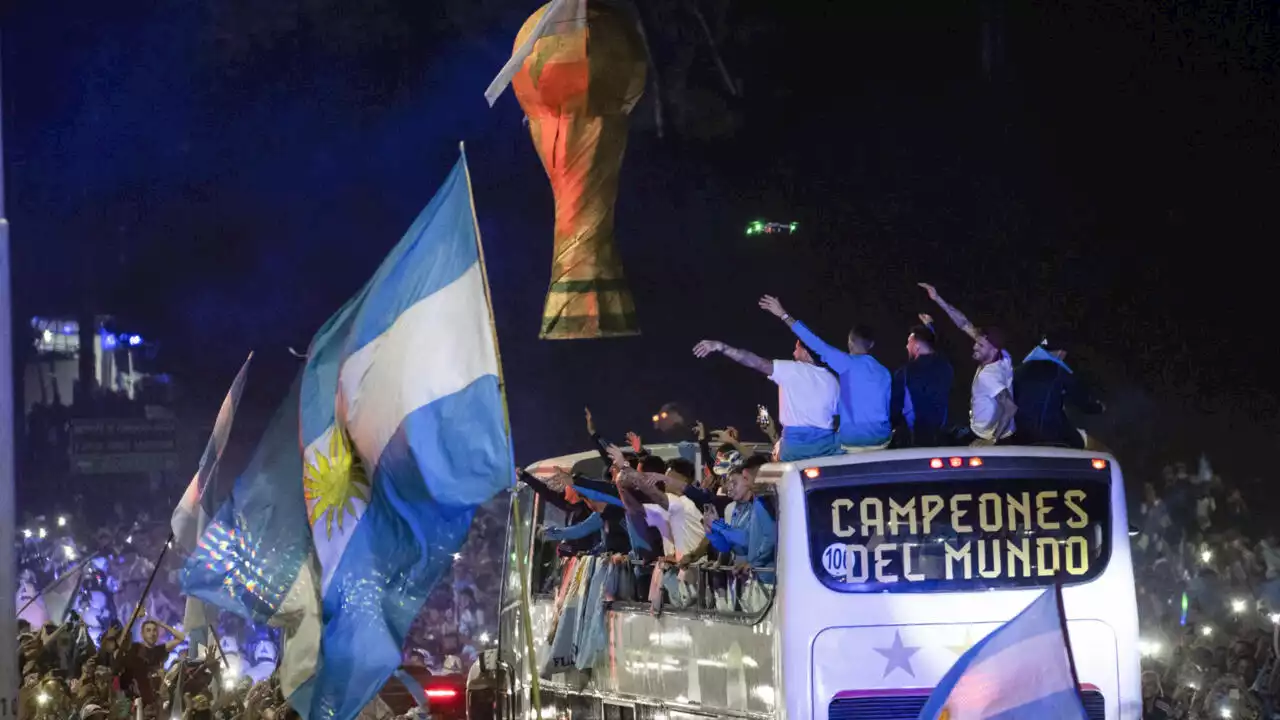 Coupe du monde 2022: les champions du monde argentins accueillis par une foule immense