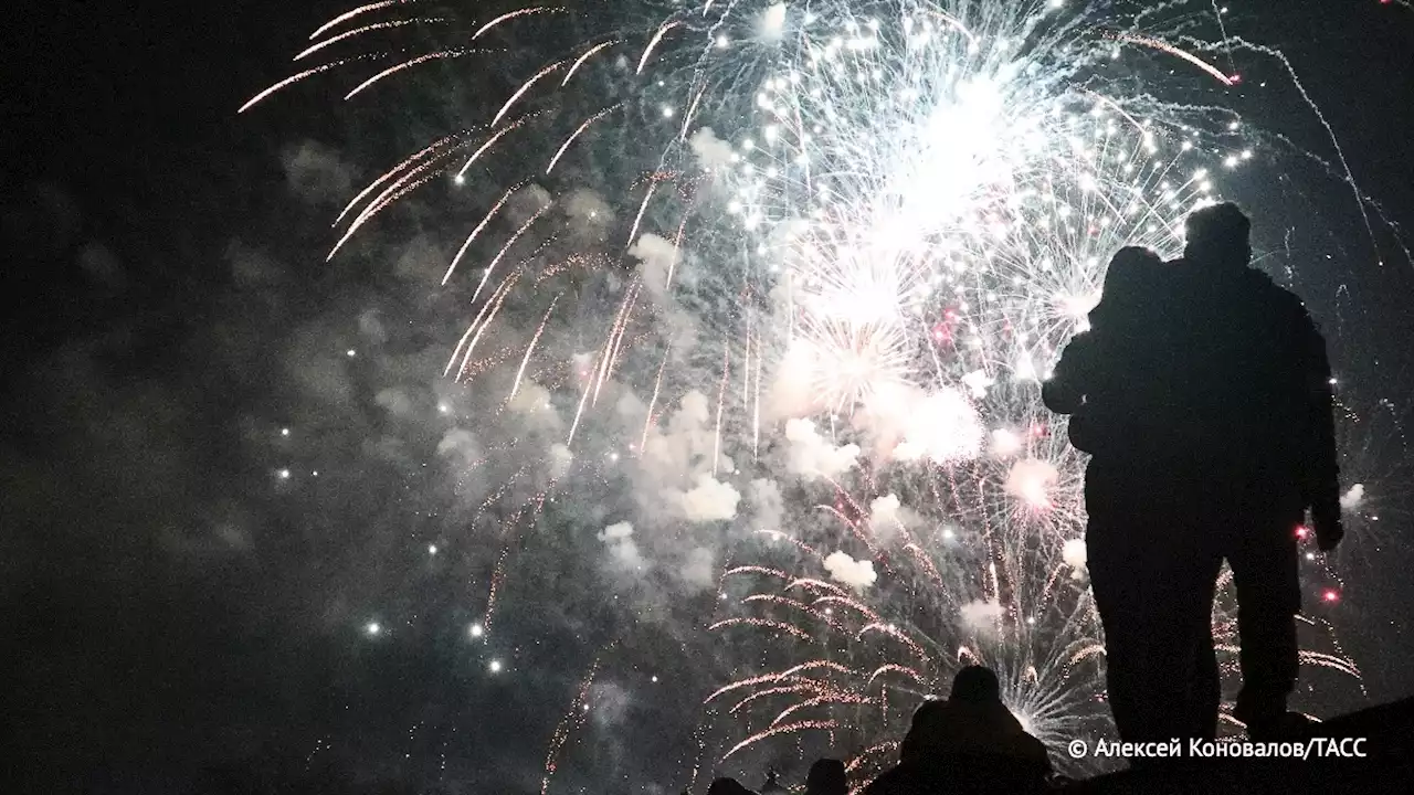 В МЧС напомнили о запрете запускать фейерверки в Москве после 23:00