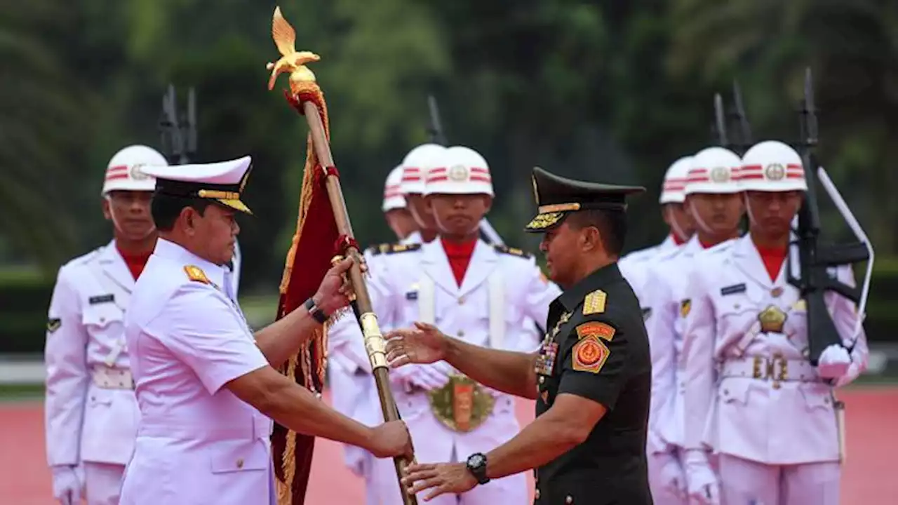 Momen Sertijab Panglima TNI Yudo Margono dan Andika Perkasa