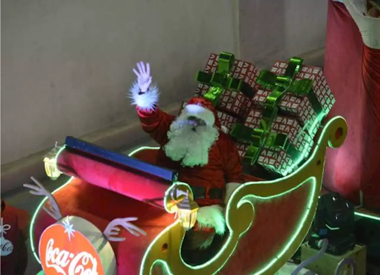 Caravana Coca Cola ilumina la Navidad de Saltillo; la magia de creer ya es tradición