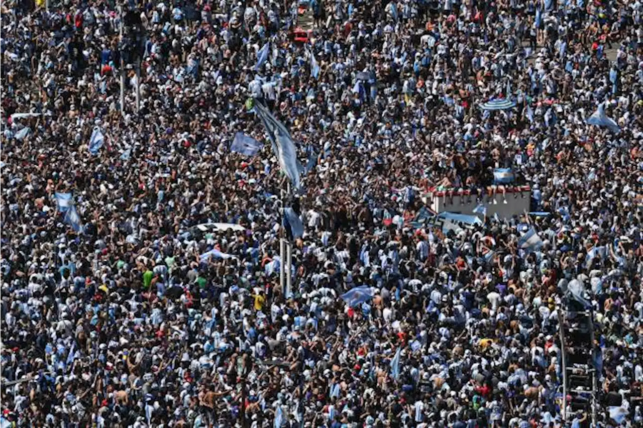 Argentina inunda Obelisco com centenas de milhares de torcedores