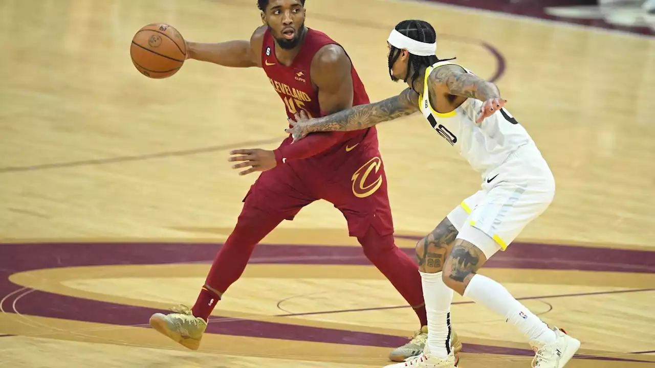 Donovan Mitchell speaks of 'draining' Utah experience, then leads Cavs in blowout of Jazz