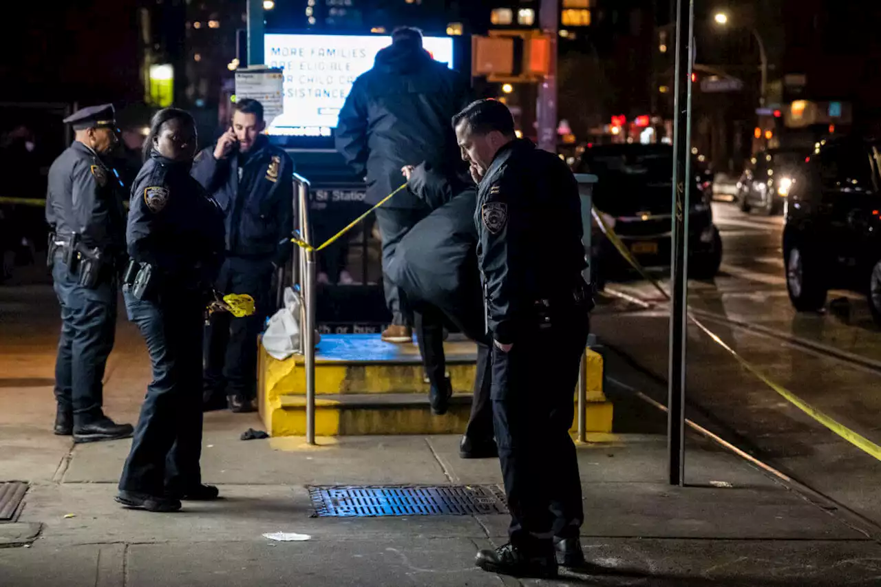 Brooklyn subway shooting: MTA security guard blasts aggressive commuter, cops say | amNewYork