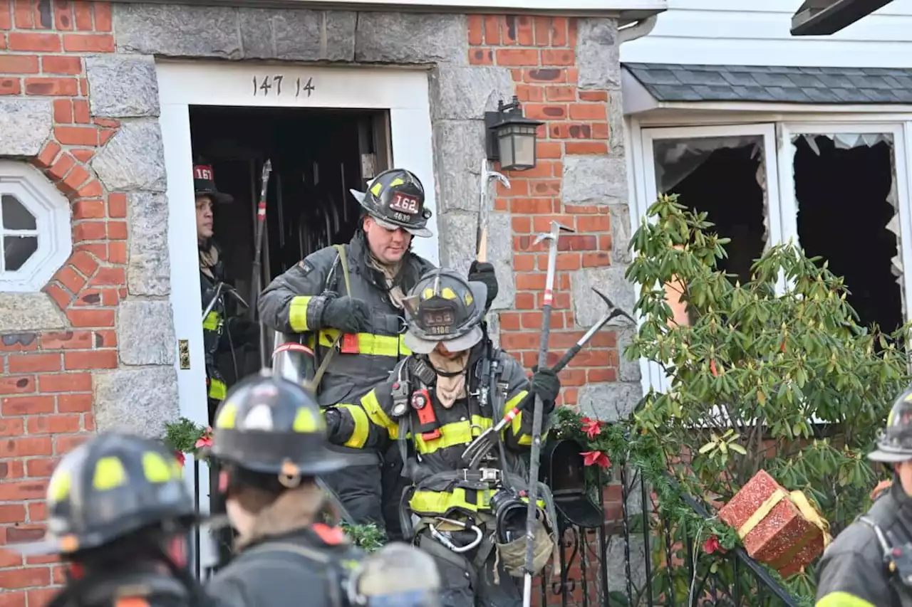 Two-alarm house fire in Whitestone leaves 11 injured, including three firefighters: FDNY – QNS.com