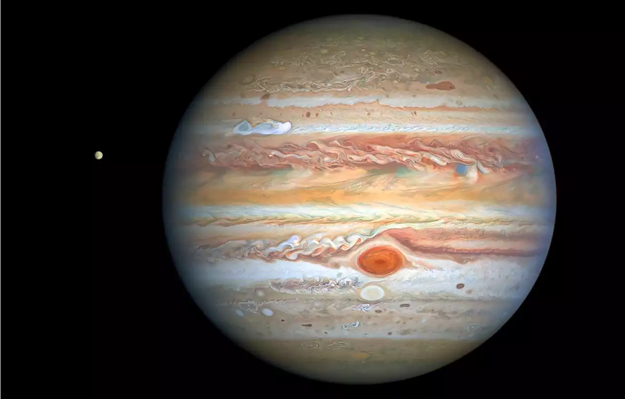 40 years of observations have revealed that Jupiter doesn't have seasons