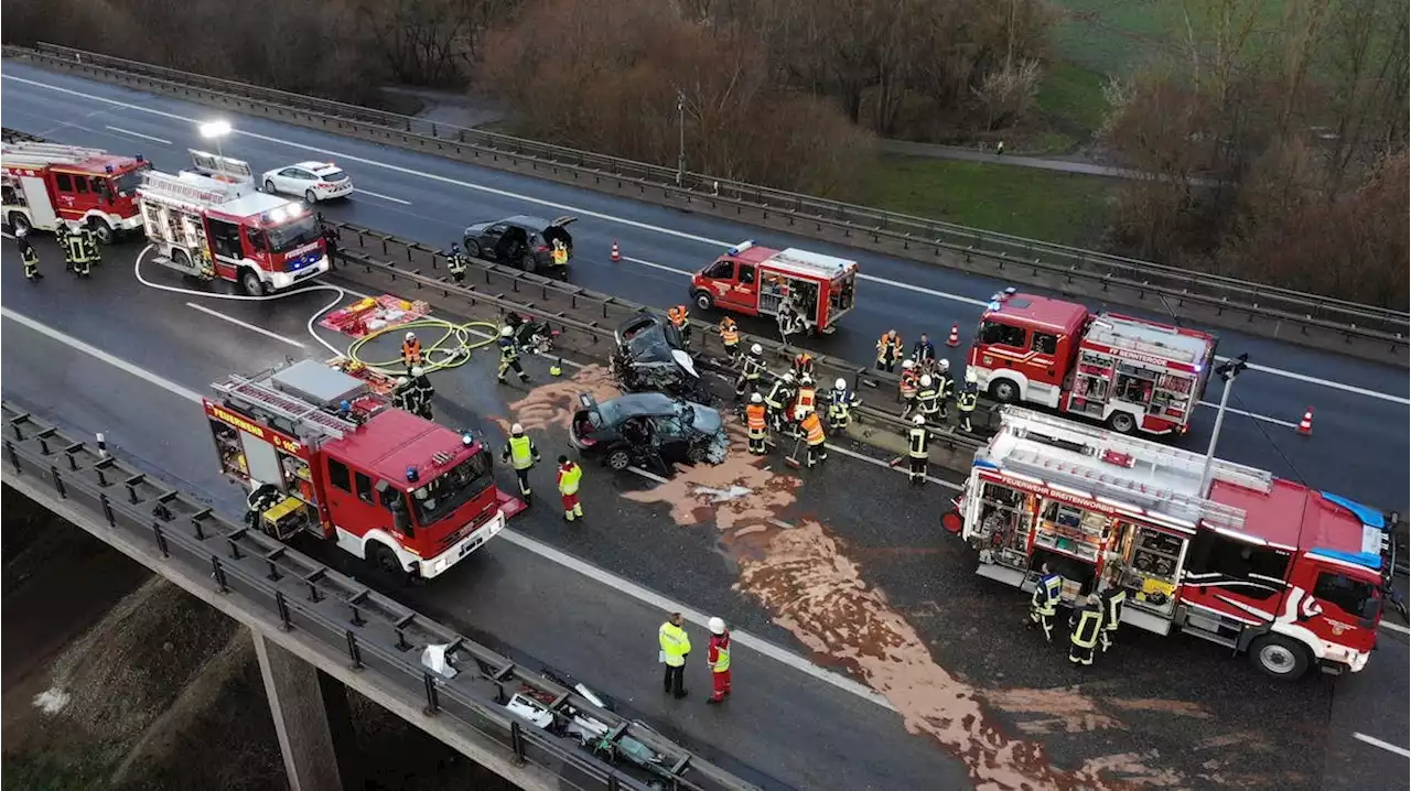 Geisterfahrer verursacht schweren Unfall mit drei Toten