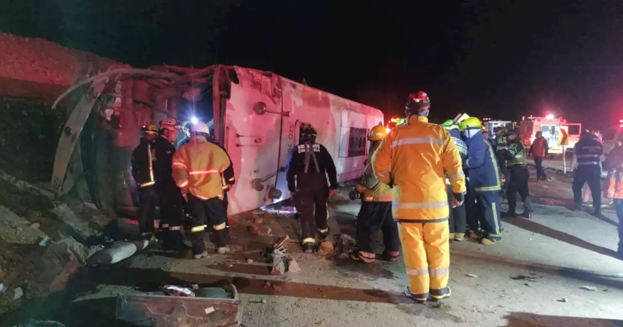 Grave accidente de tránsito en el sur de Nariño deja, preliminarmente, dos muertos y 25 heridos