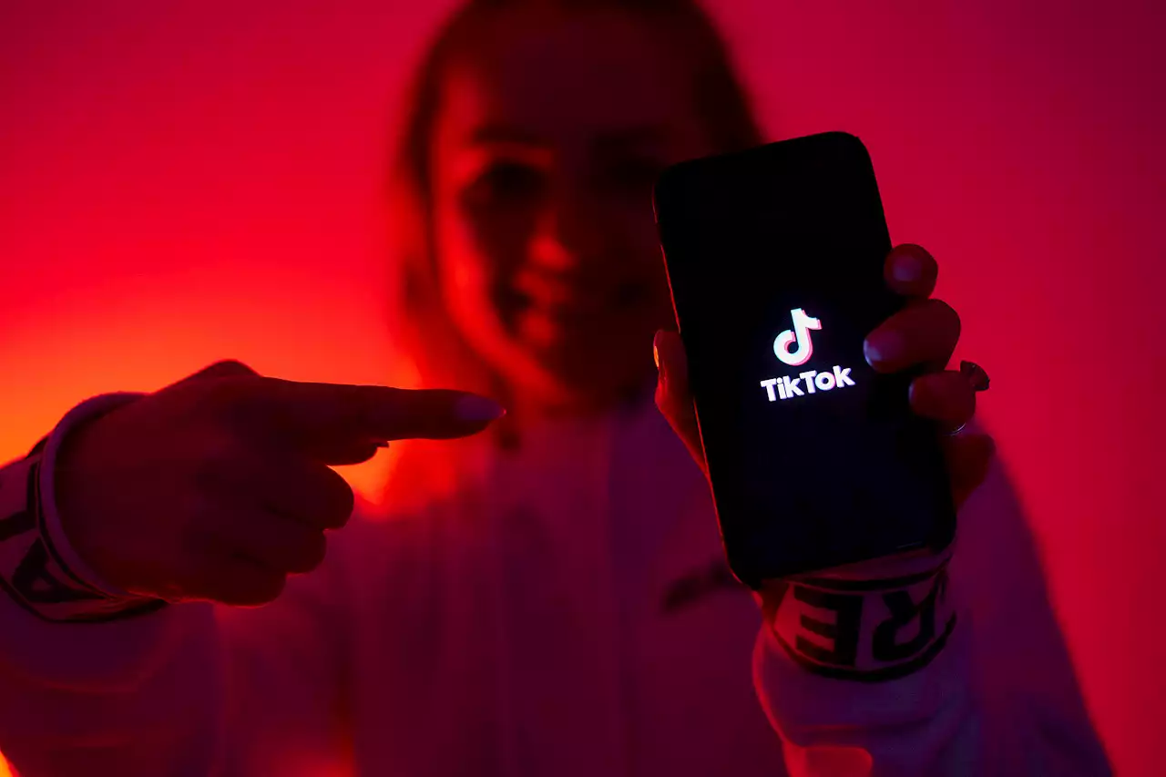 L'appli TikTok bientôt interdite pour une partie des Américains ? On en prend le chemin