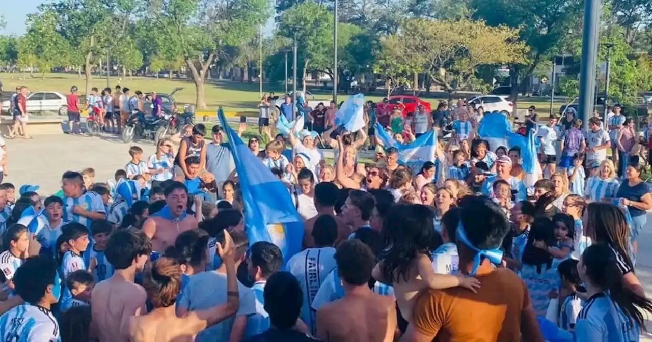 La fiesta en Calchín con Julián Álvarez