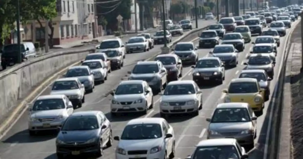 En la CDMX hay un auto o camión circulando en las calles por cada 1.5 personas