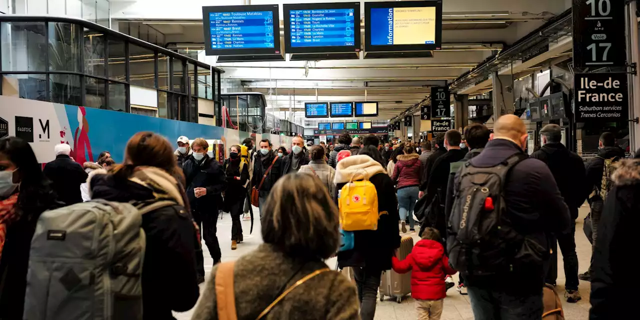 «C'est vraiment la galère», ces usagers de la SNCF qui peinent à contourner la grève