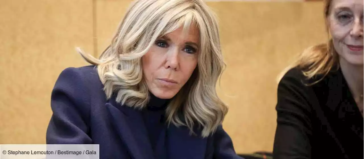 PHOTO – Brigitte Macron rajeunit : Smoky eye et cheveux wavy, son beauty look radicalement différent - Gala