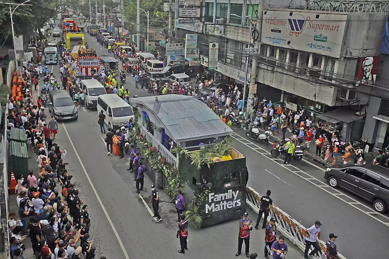 IN PHOTOS: MMFF returns to the streets with grand floats for ‘Parade of Stars’