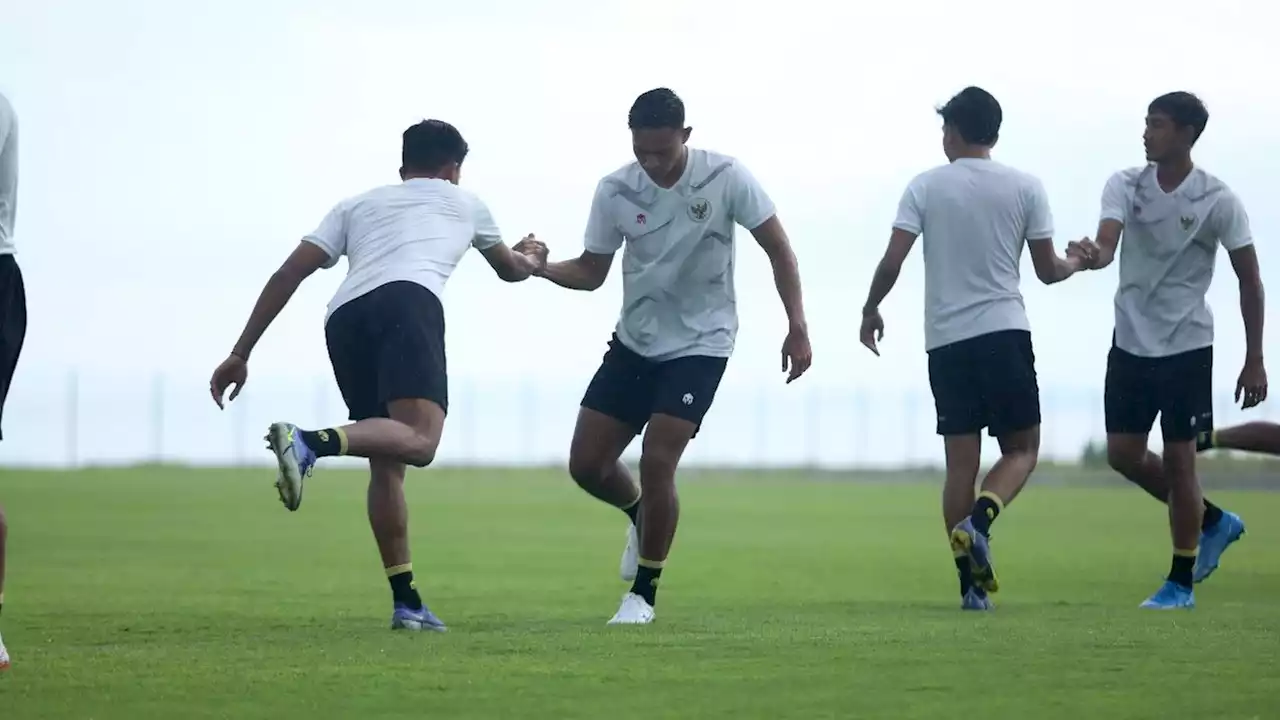 Jelang Piala AFF, Pelatih Timnas Indonesia Shin Tae-Yong Merasa Bersalah | Goal.com Indonesia