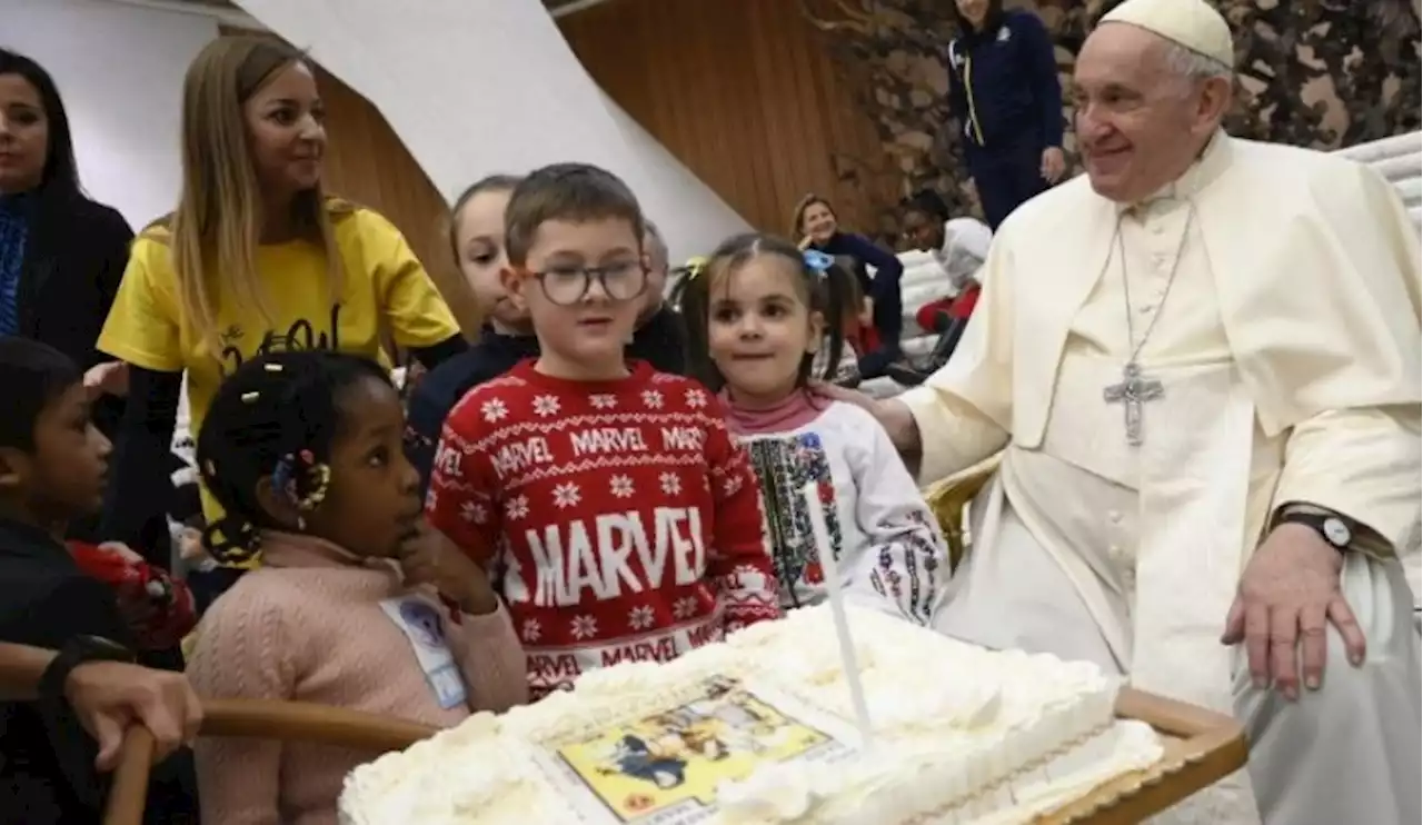 Pope Francis prays for children suffering in Ukraine