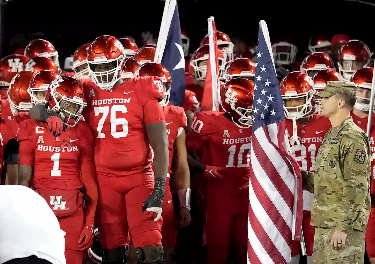 Top Houston offensive lineman Patrick Paul to return for 2023 season