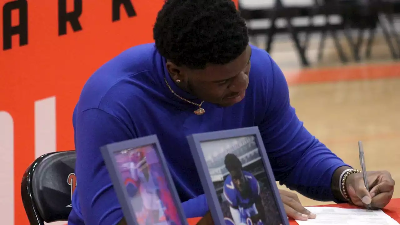 'Dream come true': Orange Park's Roderick Kearney makes Gators football signing official