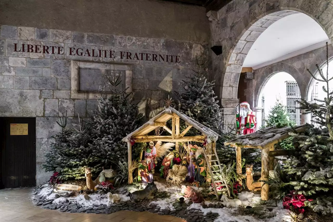 En Occitanie, les maires RN et leurs crèches de Noël font face à la justice