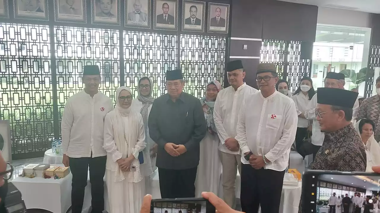 SBY Hingga Ignasius Jonan Melayat Mantan Menteri ESDM Subroto di Kementerian ESDM