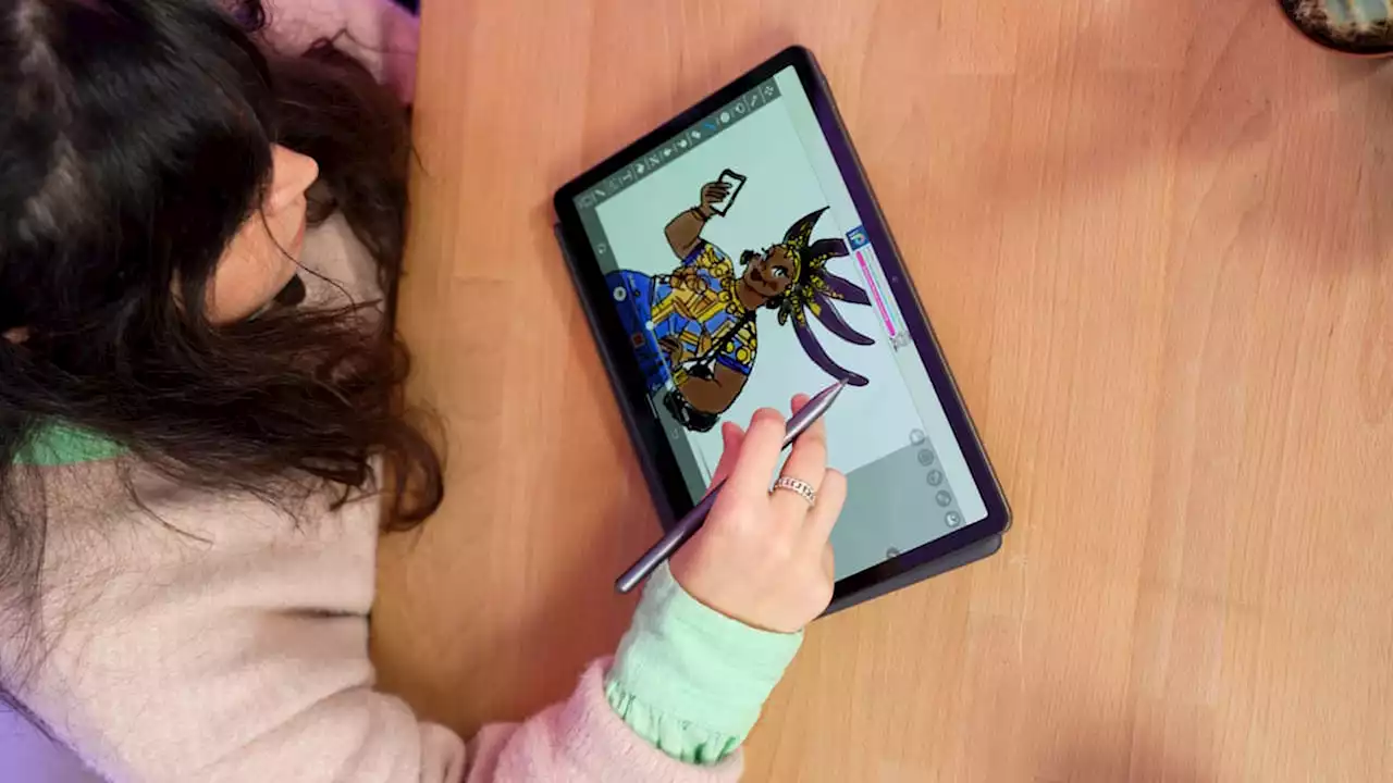 Test : Blanche Sabbah, illustratrice professionnelle, essaye la dernière tablette Lenovo