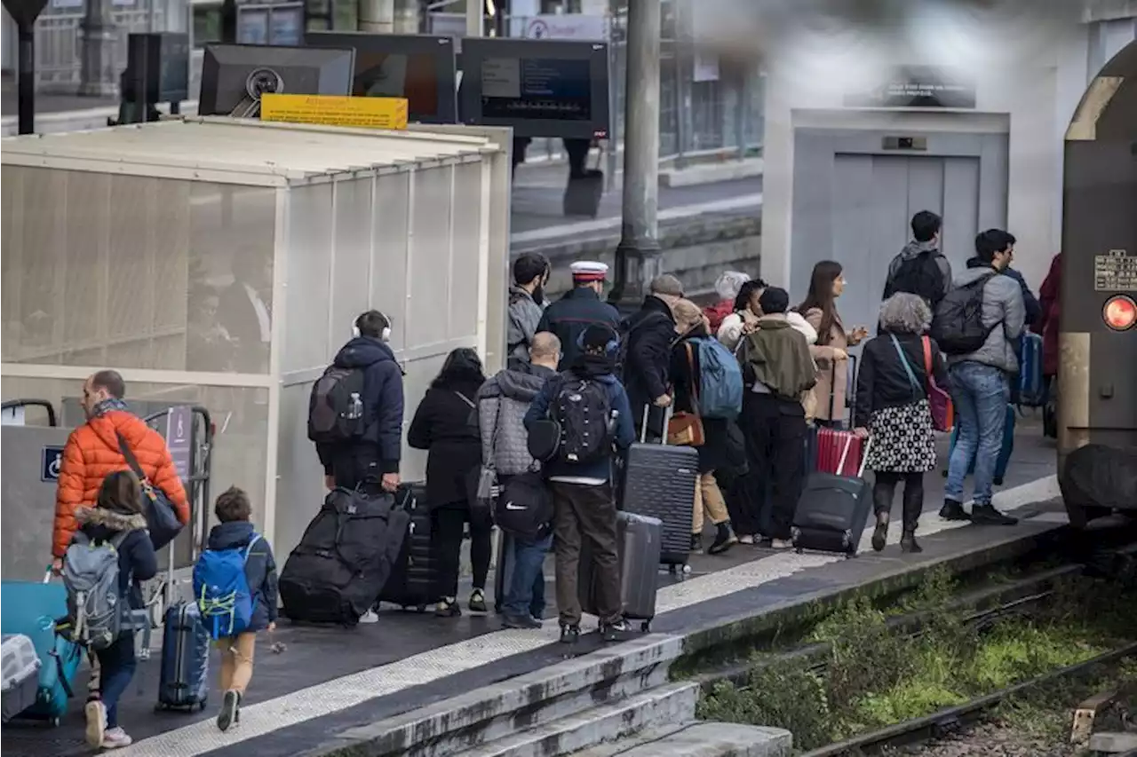 Grève à la SNCF : combien vous coûtera finalement votre trajet pour fêter Noël ?