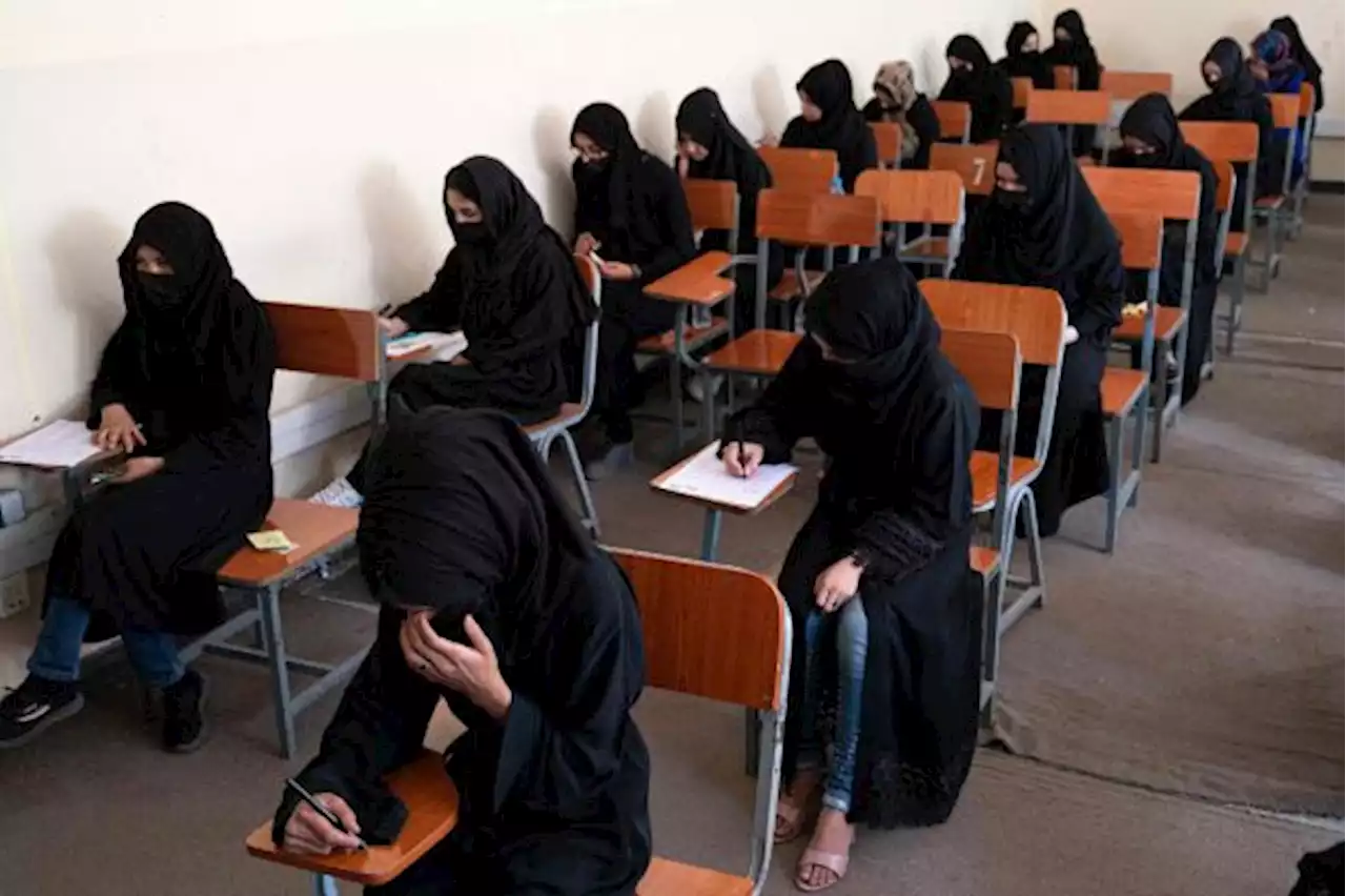 Taliban Larang Perempuan Afghanistan Kuliah