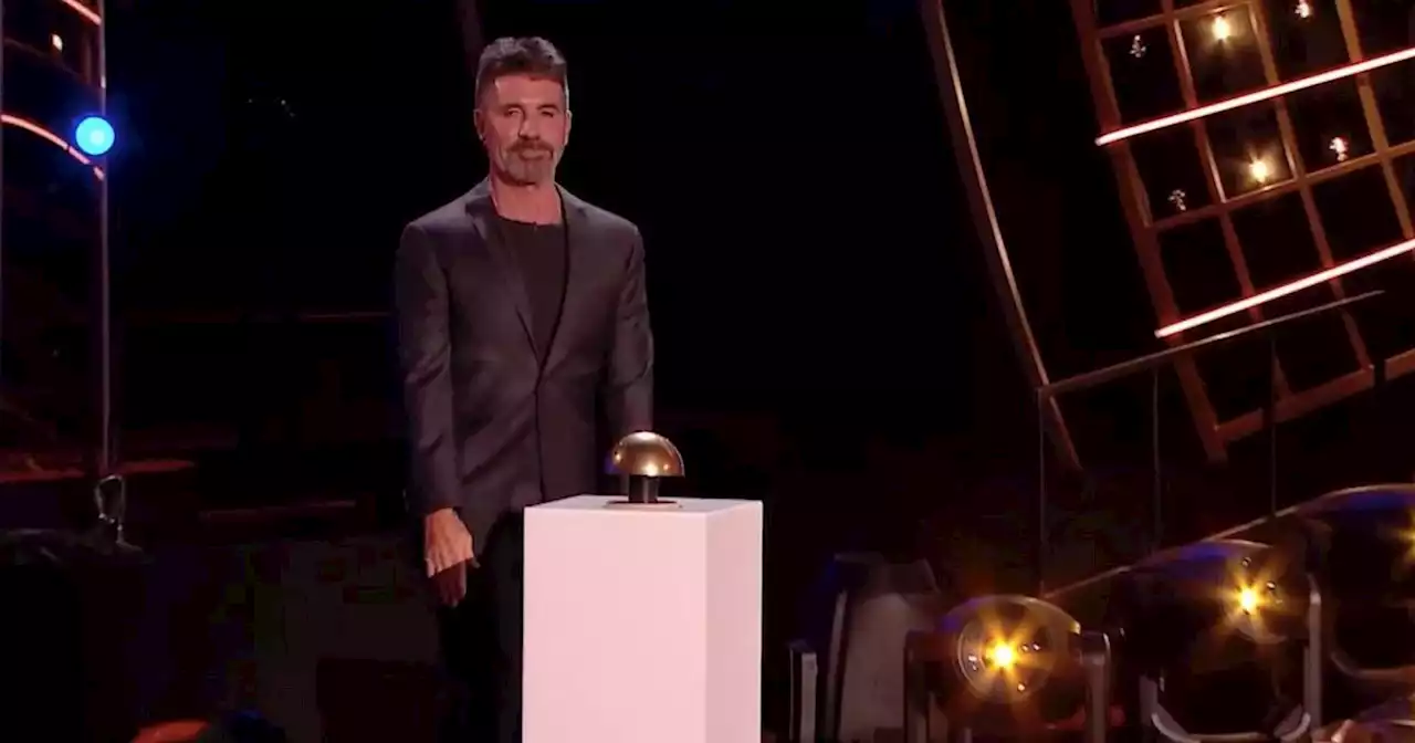 Simon Cowell's Royal Variety Performance blunder leaves viewers in hysterics