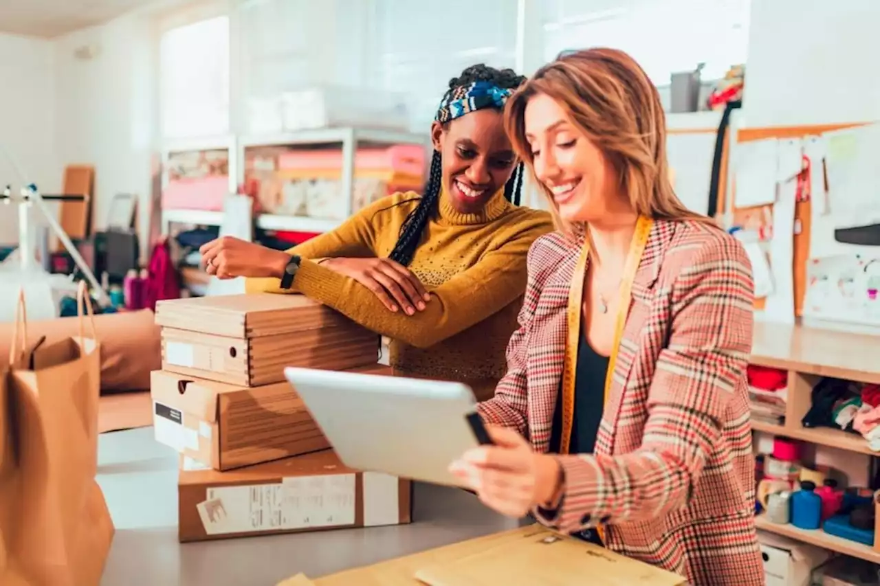 Becas para adquirir formación en negocios digitales