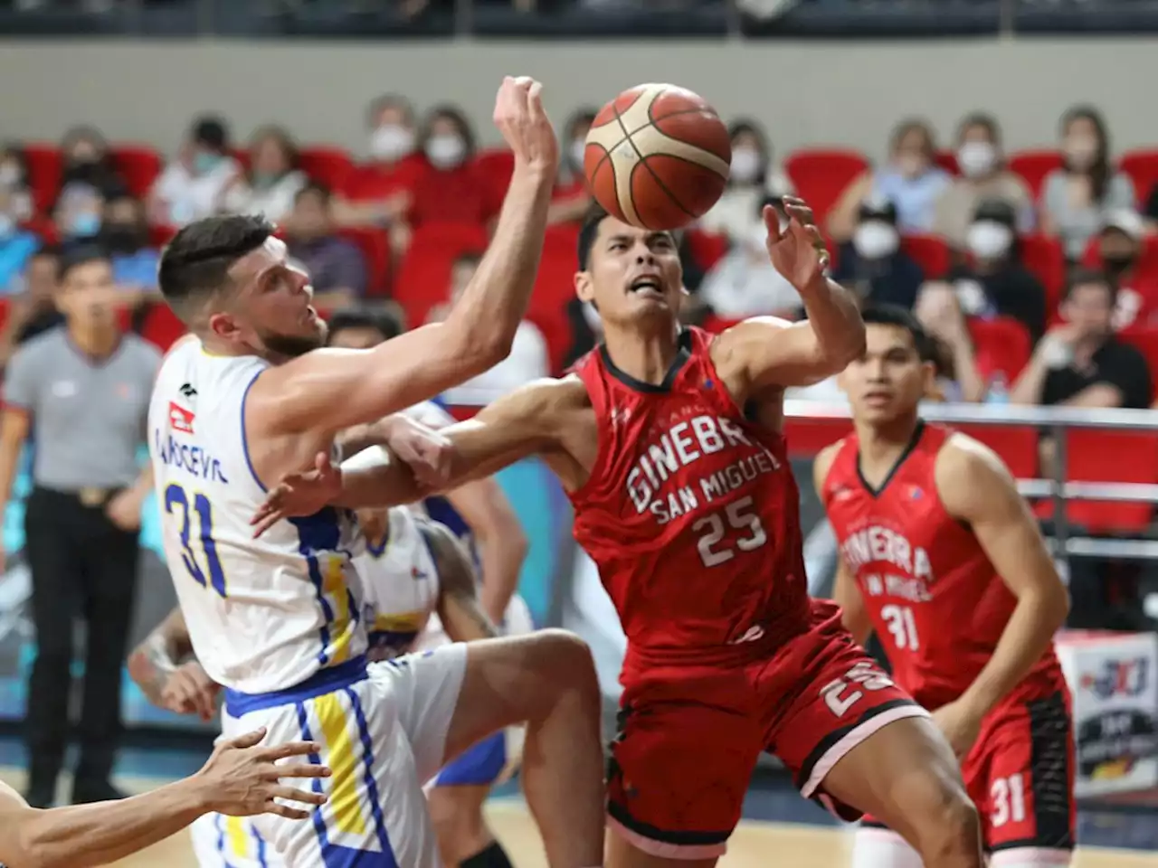 Japeth Aguilar overcomes struggles, keys Ginebra to another finals stint