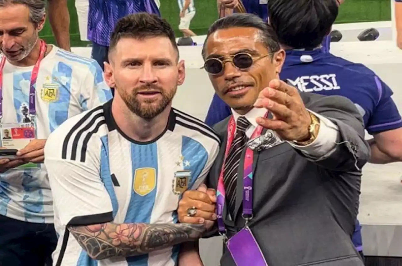 Salt Bae Dikecam Ganggu Lionel Messi dan Pegang Trofi Piala Dunia