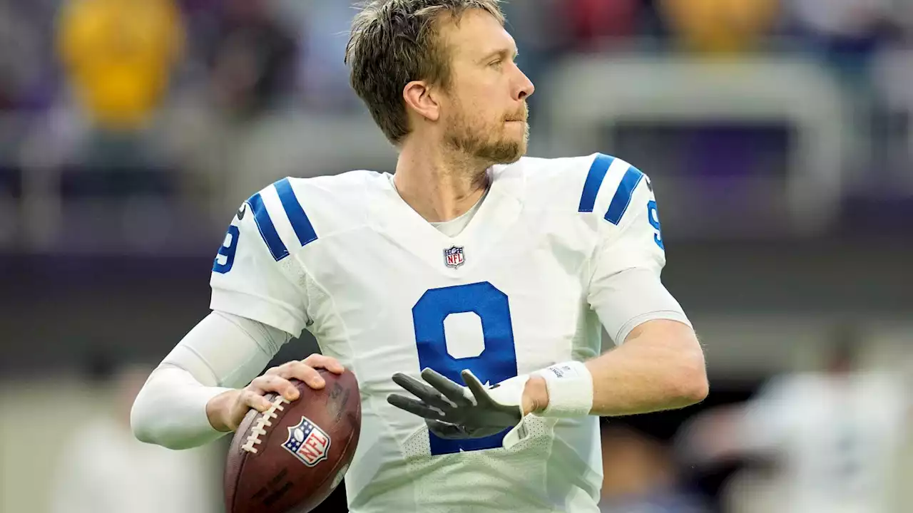 Ex-Wildcat Nick Foles takes over Indianapolis Colts starting QB job