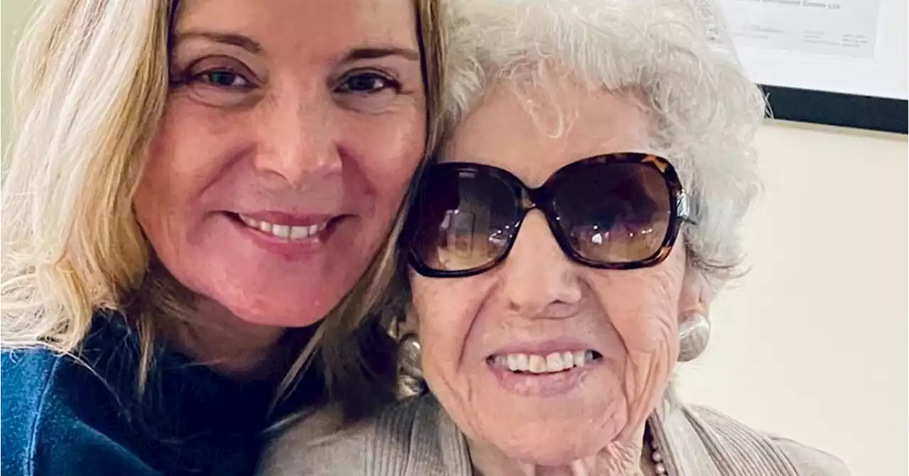 Kim Cattrall Mourns Death of Mom Shane at 93: 'Rest in Peace Mum'