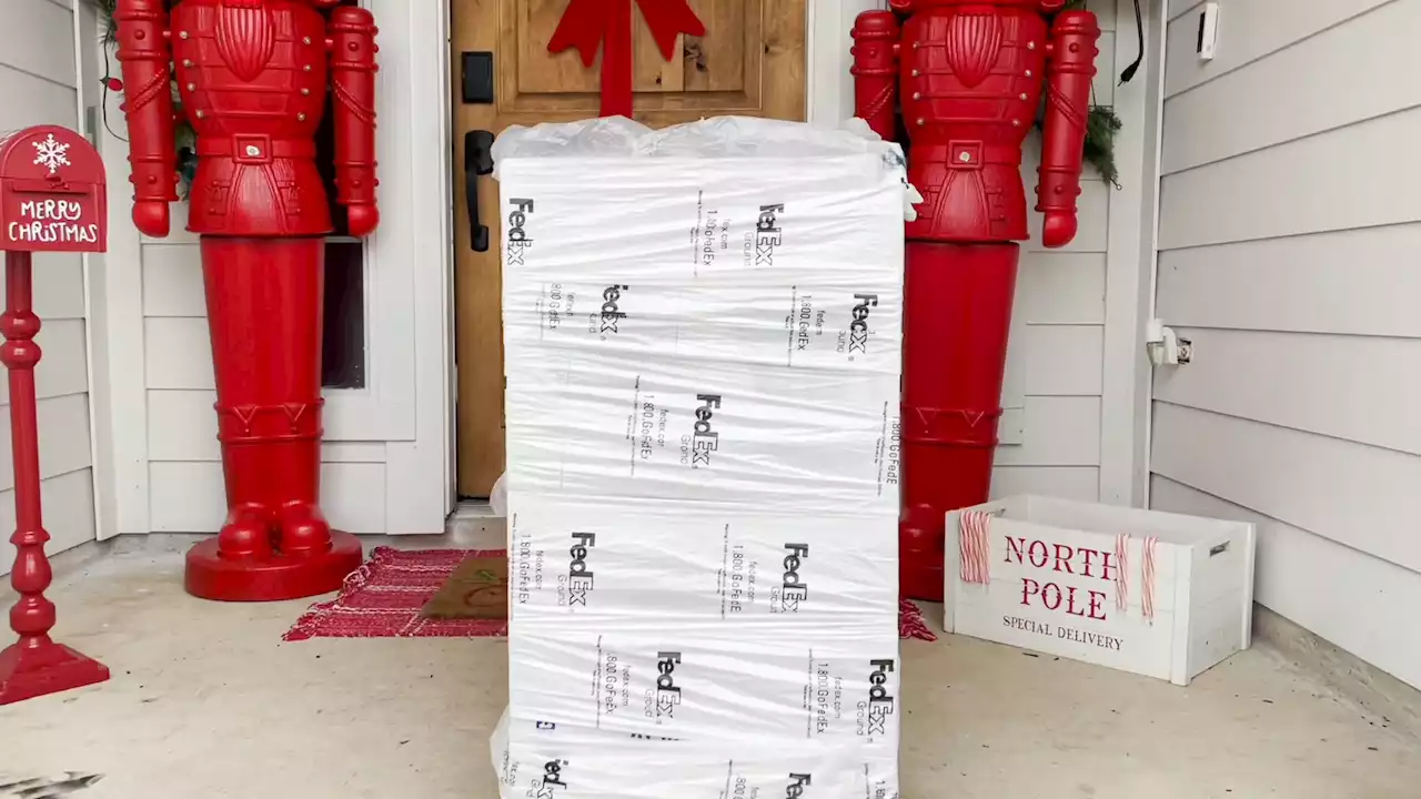 Driver goes the extra mile to disguise Christmas packages. Thankful mom pays it forward.