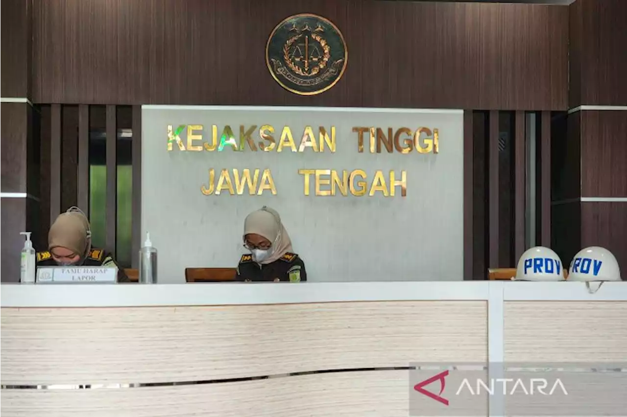 Kejati Jateng menangkap tersangka korupsi di Bandara Semarang