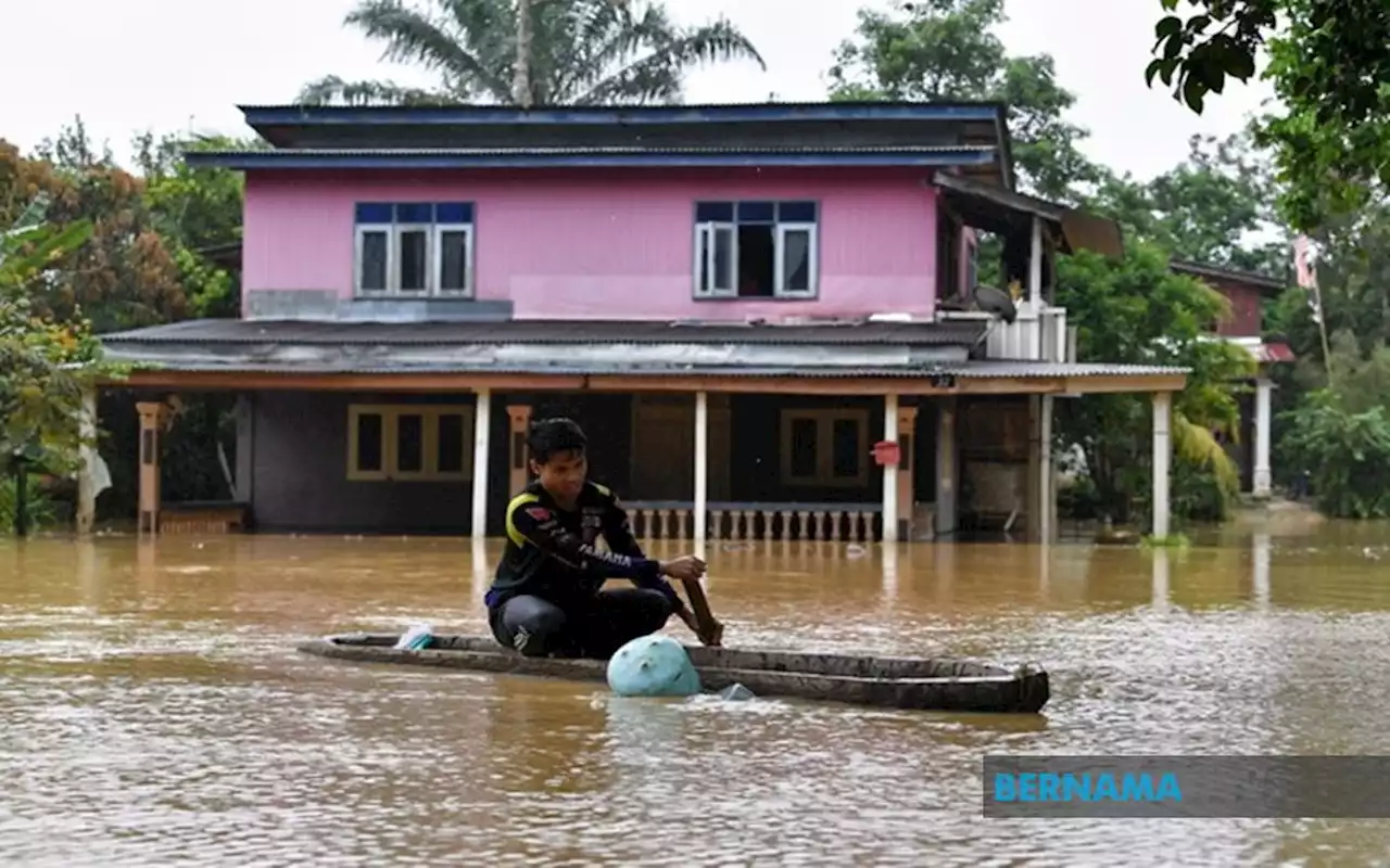 Floods: Kedah donates RM200,000 to Kelantan, Terengganu