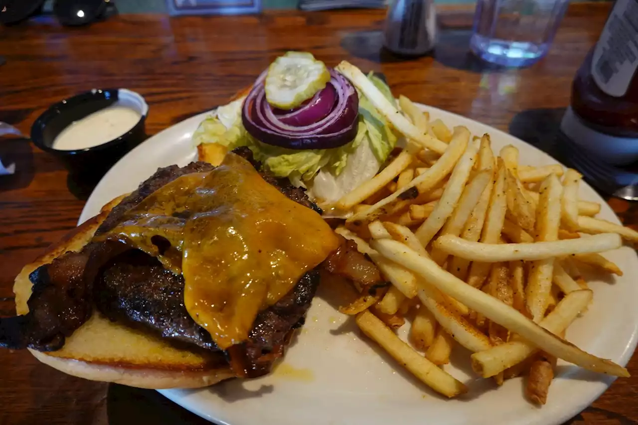 The Food Is Almost as Bad as the Owner's Racist Jokes at Legends of Aurora Sports Grill