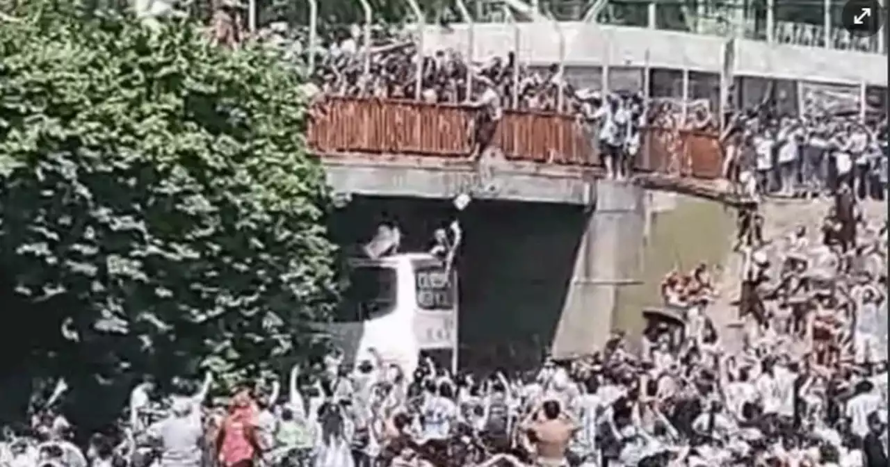 Video revelador: ¿qué le pasó el hincha que cayó al vacío?