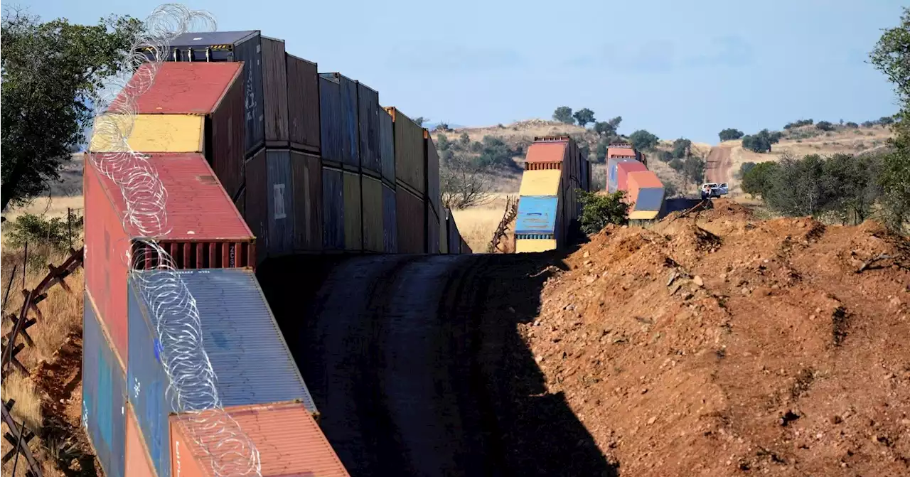 Arizona governor agrees to remove shipping container wall from US-Mexico border