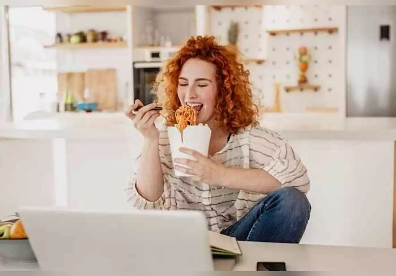 Raccourcissement de la pause déjeuner, faible diversité des repas, grignotage… le télétravail impacte l’alimentation des Français