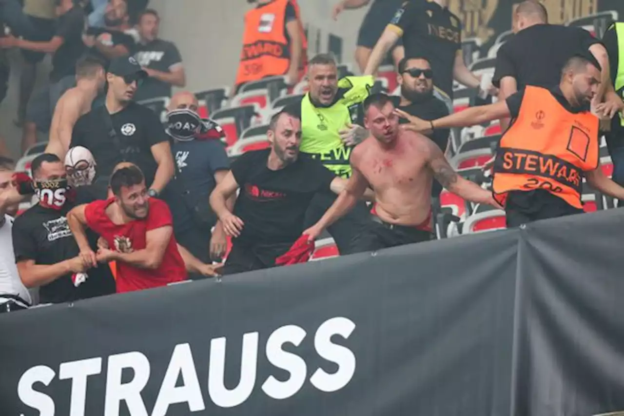 Violences lors du match OGC Nice-Cologne : deux interpellations de supporters niçois