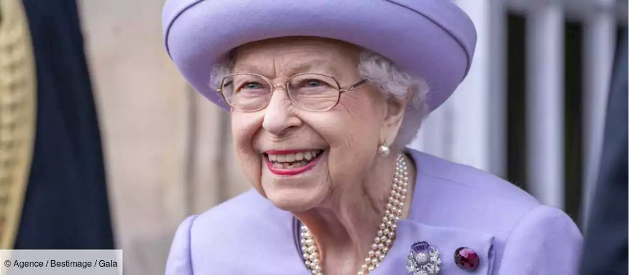 Elizabeth II enjouée : une touchante photo inédite dévoilée avant Noël - Gala