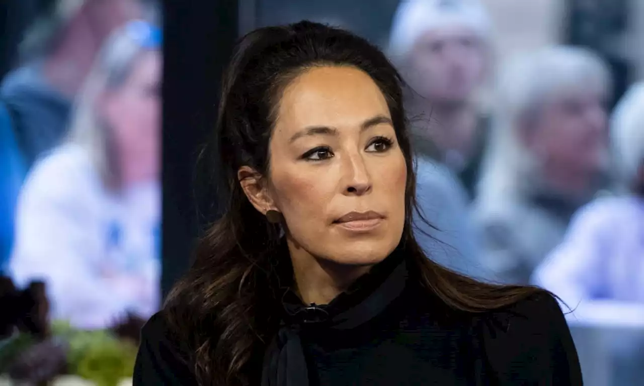 Joanna Gaines provides update on injury with hospital photo