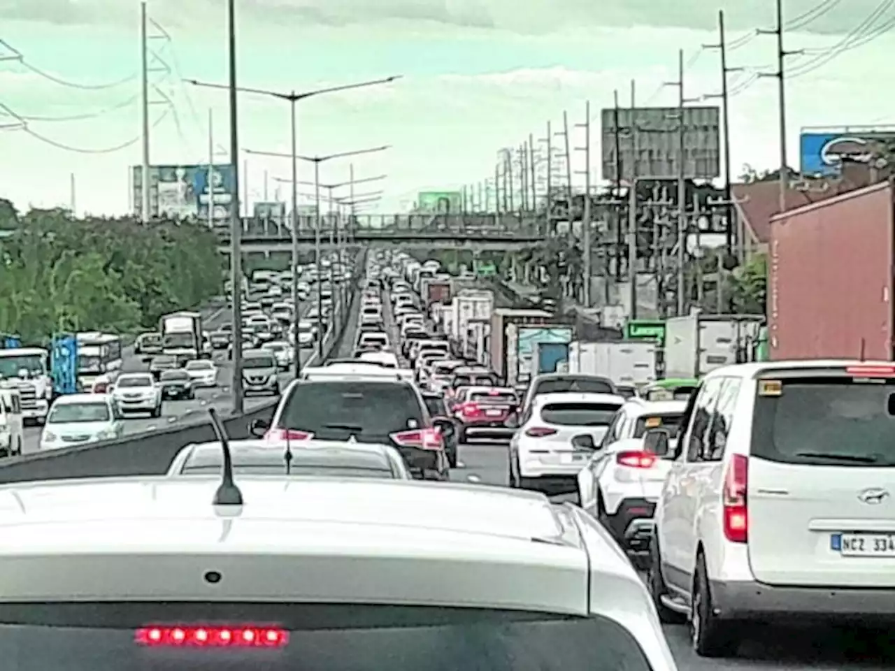 Brace for holiday rush along NLEx, SCTEx