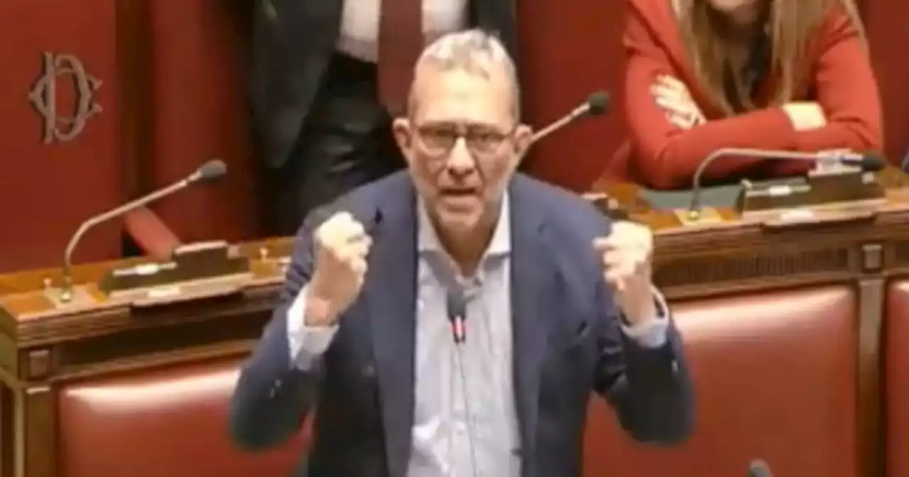 Giachetti si scatena contro il M5s: 'Miserabili'. In Aula il caos