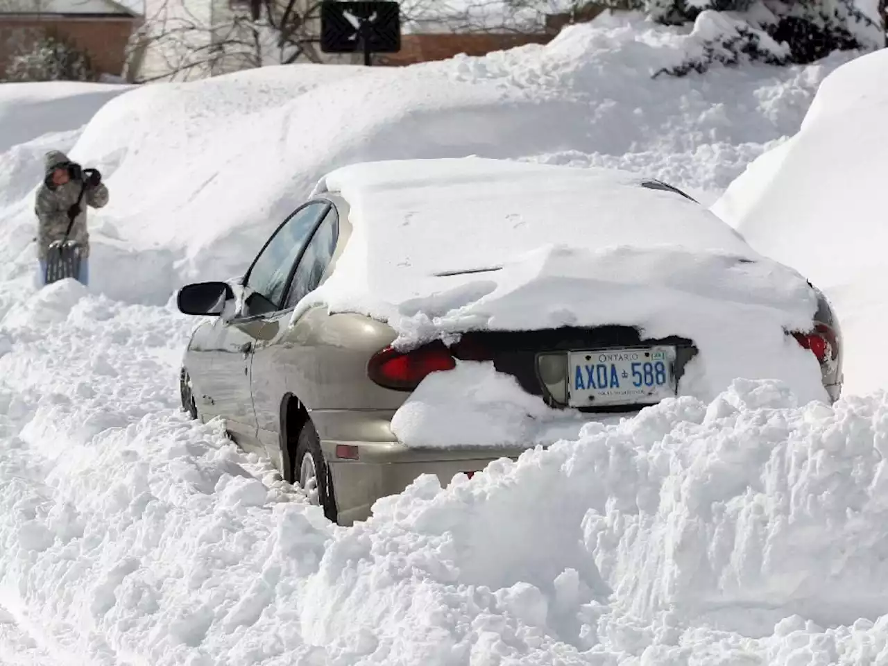 Holiday storm watch: Schools cancelled Friday; city declares winter weather parking ban starting 10 a.m. Friday