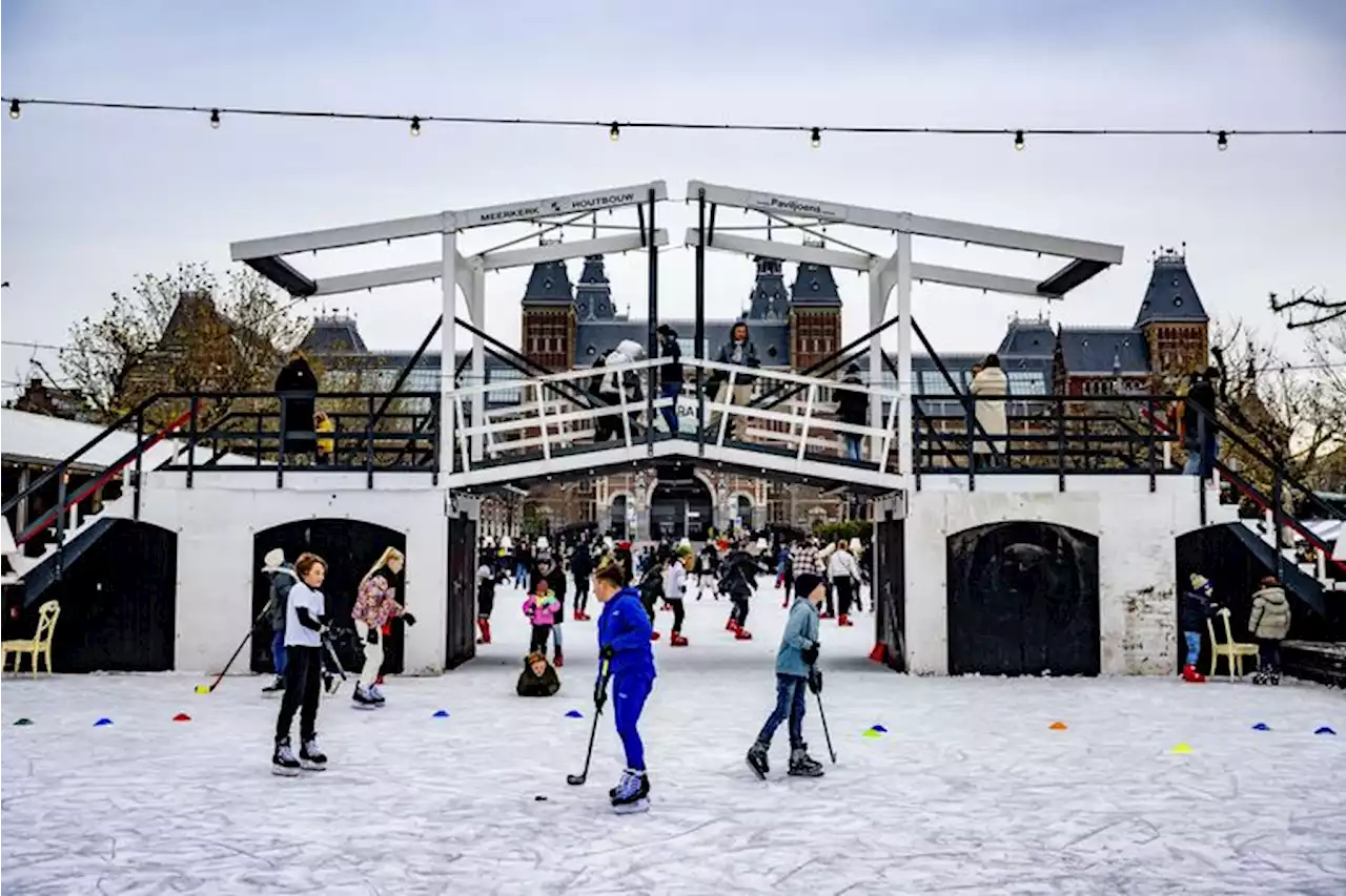 Vergunning ijsbaan Museumplein maand na opening gepubliceerd: ‘Wij moeten dat echt anders doen’