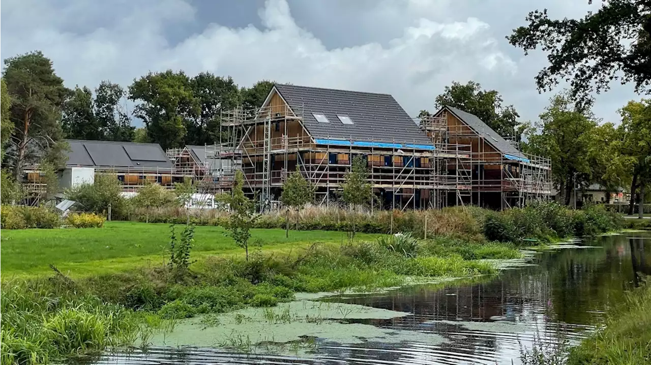 Gemeente Midden-Drenthe wil er een dorp aan woningen bijbouwen