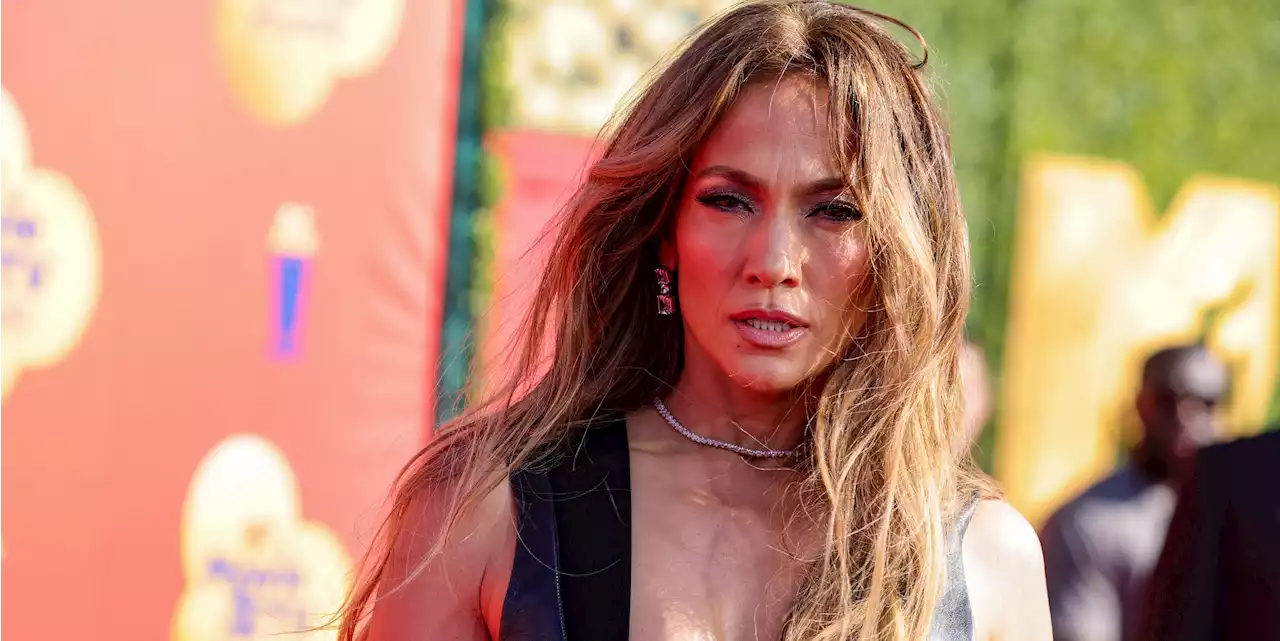 Jennifer Lopez Ditches Her Long Locks for New Short ‘Lob’ Haircut