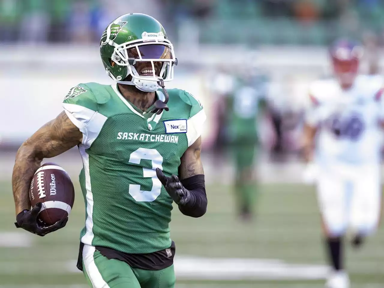 Marshall signs one-year contract extension with Riders