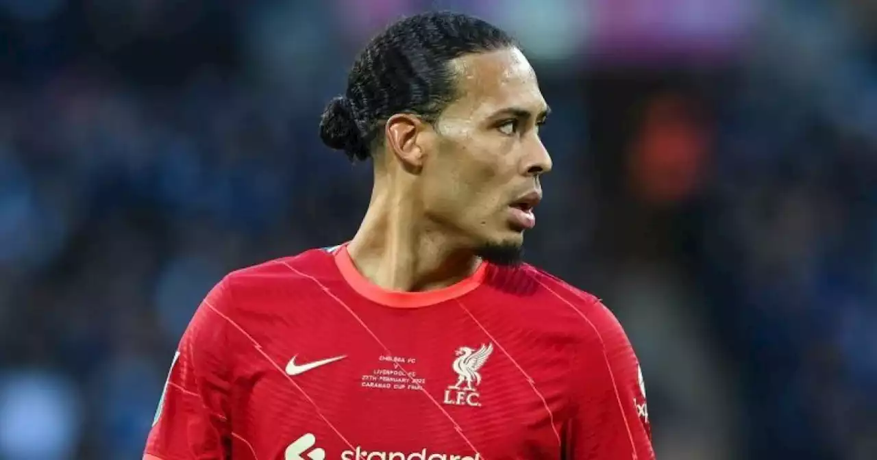 Liverpool begint zonder Van Dijk, maar Manchester City start wel met Aké